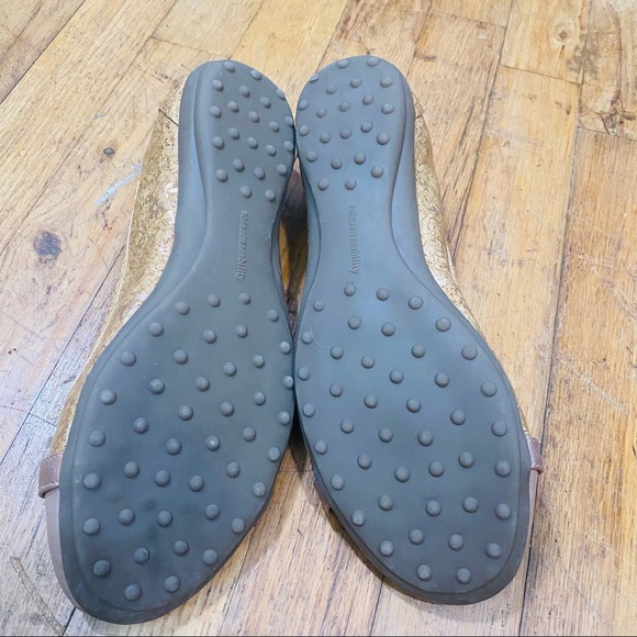 EUC Sole Sensibility Round Toe Slip On Flats Tan Copper Man Made 9.5M - Picture 3 of 3